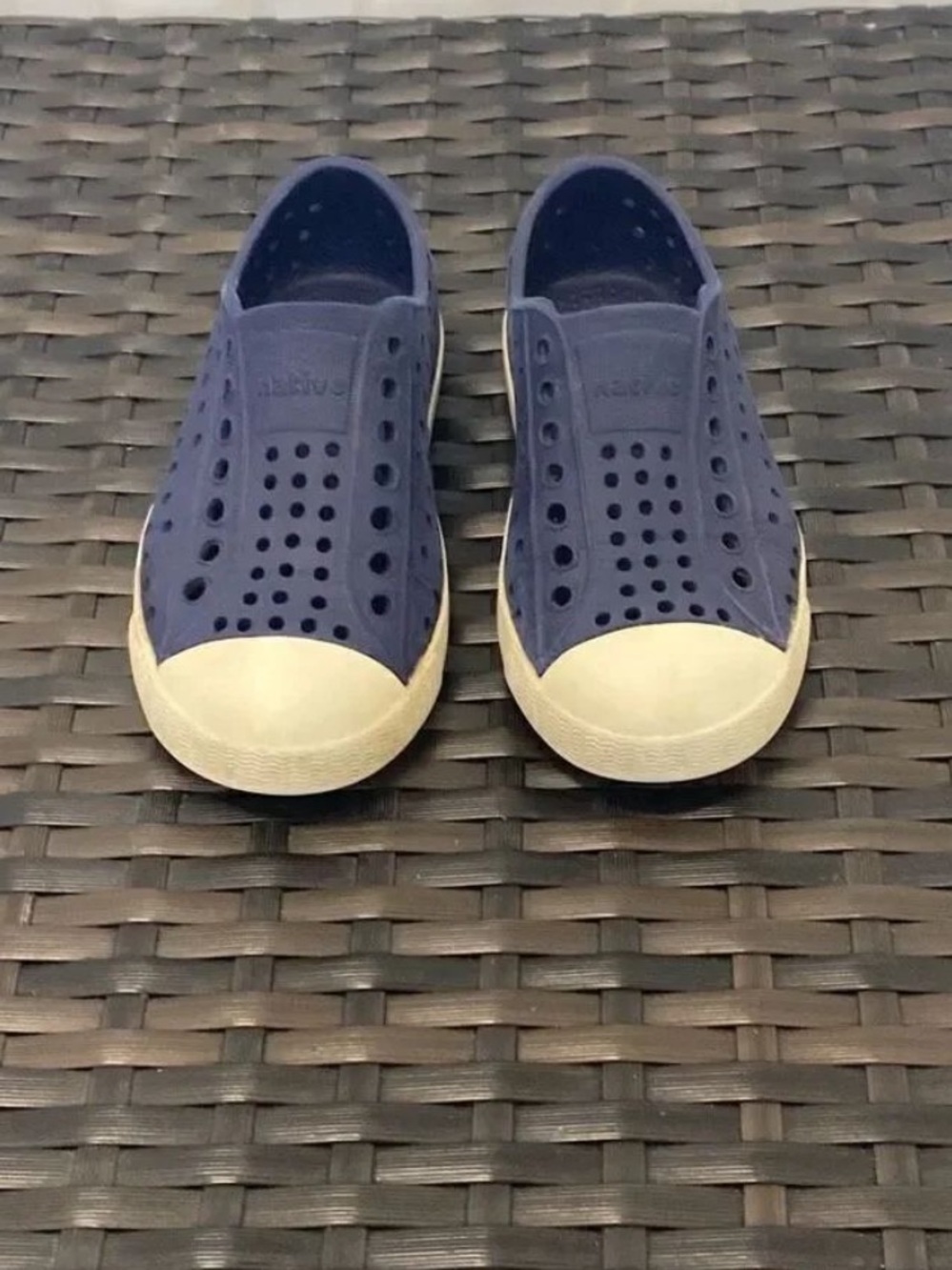 Native Jeffersons kid size 9